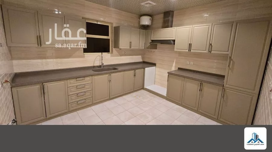 4 bedroom floor in King Faisal 9