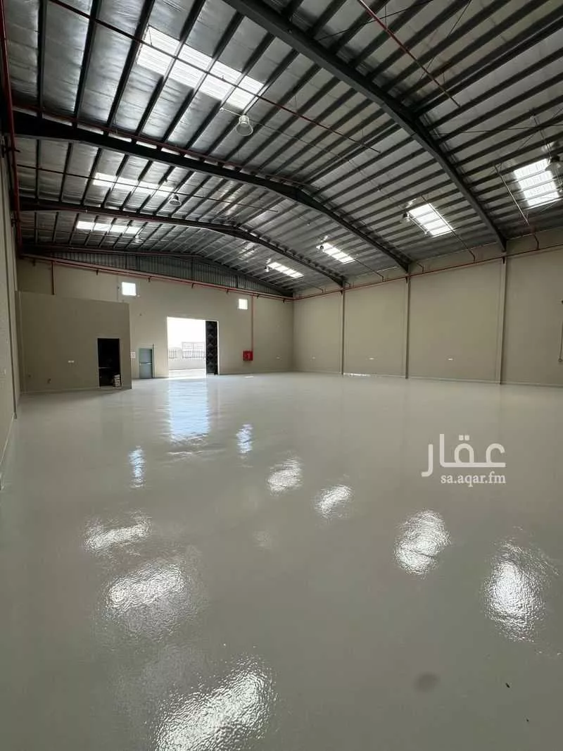 مستودع 750 م² في المصفاة 4