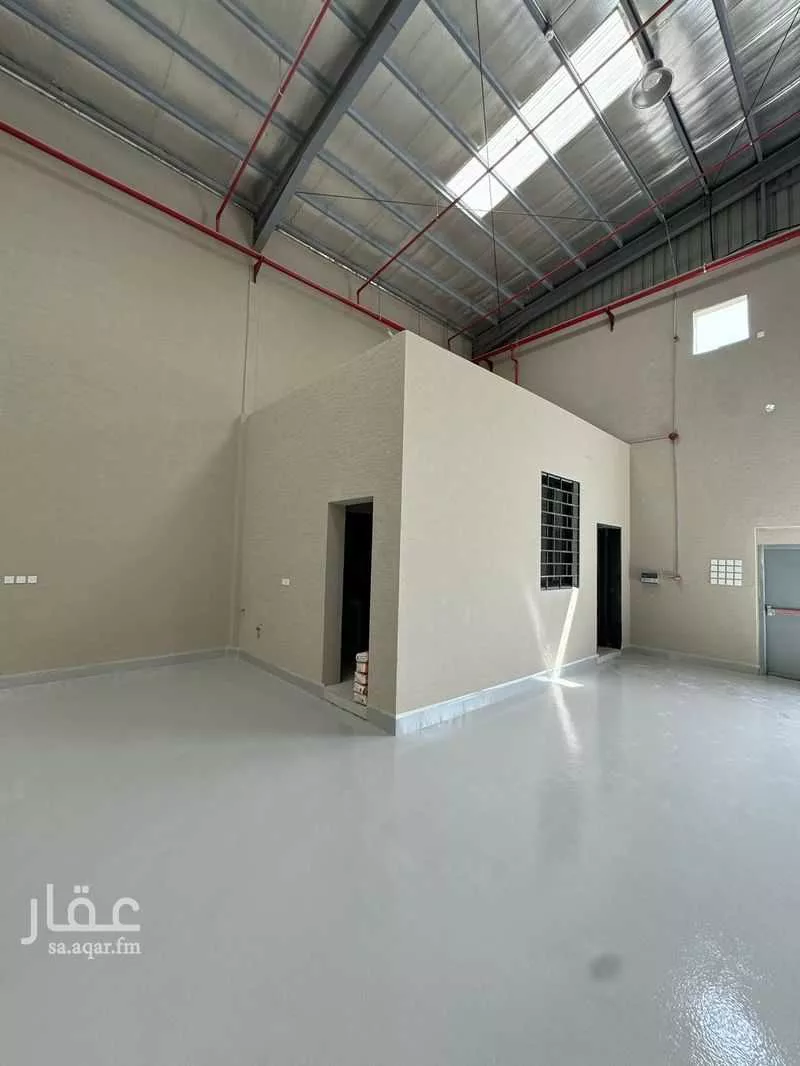 مستودع 750 م² في المصفاة 8