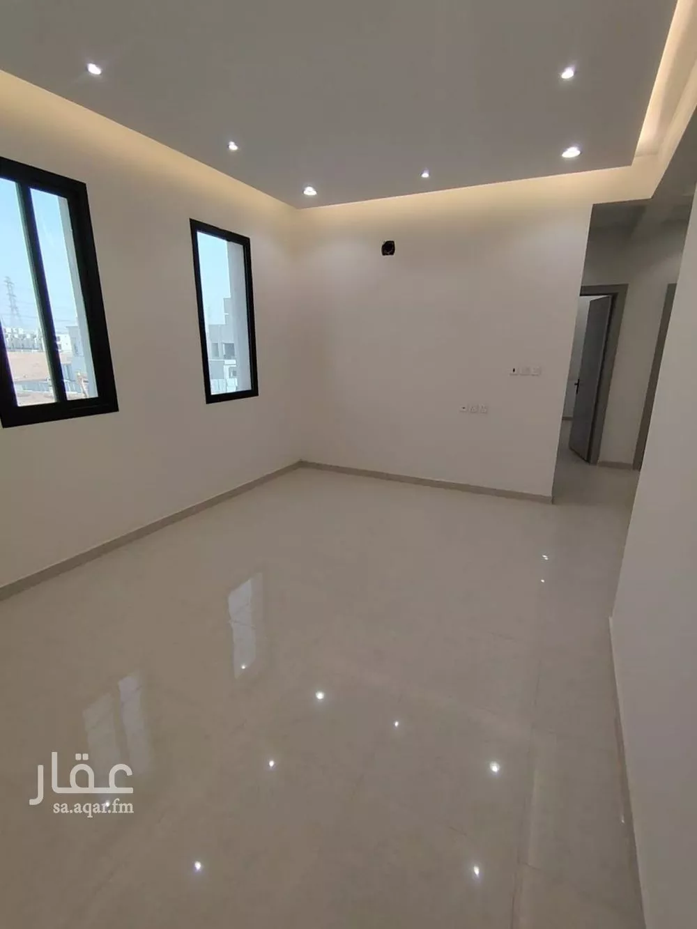 فيلا 10 غرف في الشرق 11