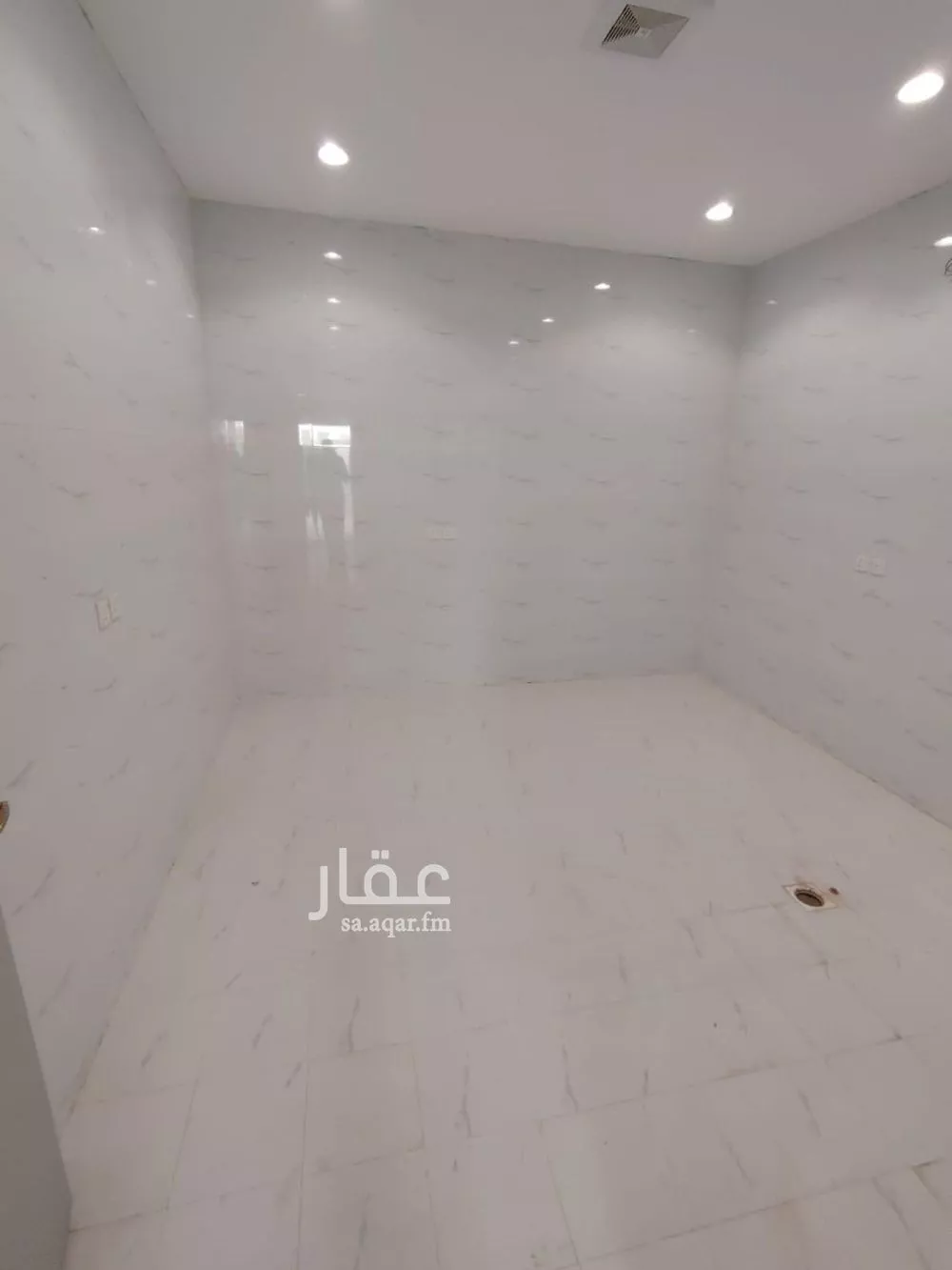 فيلا 10 غرف في الشرق 14