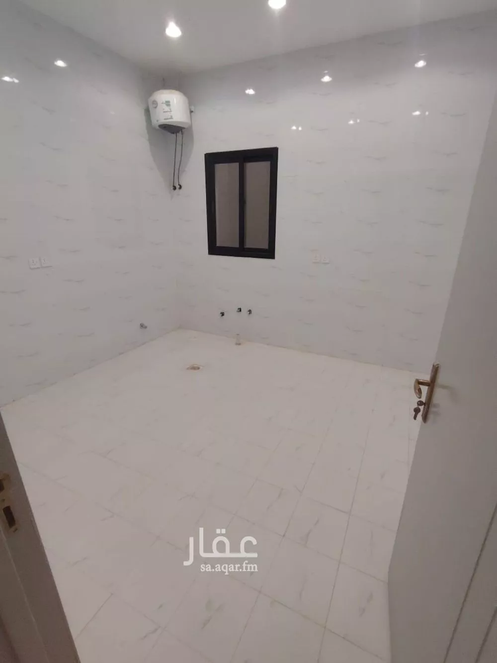 فيلا 10 غرف في الشرق 15