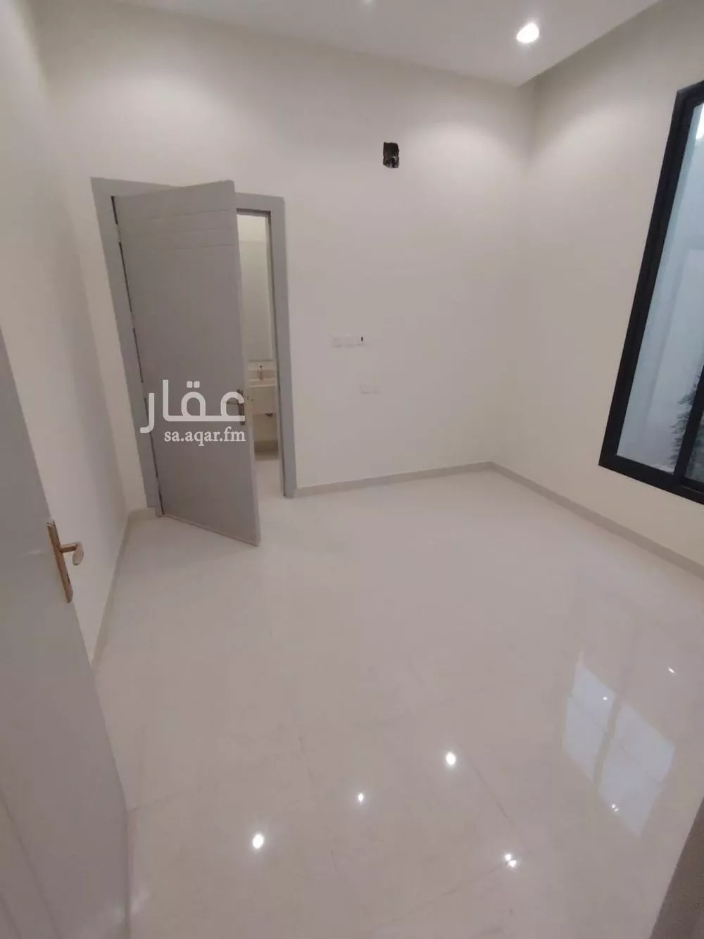 فيلا 10 غرف في الشرق 18