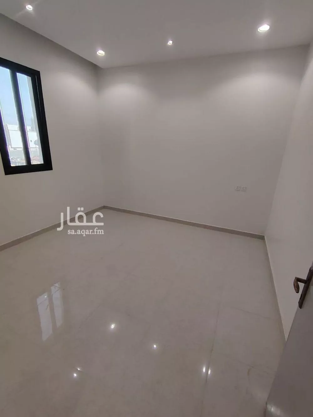 فيلا 10 غرف في الشرق 5