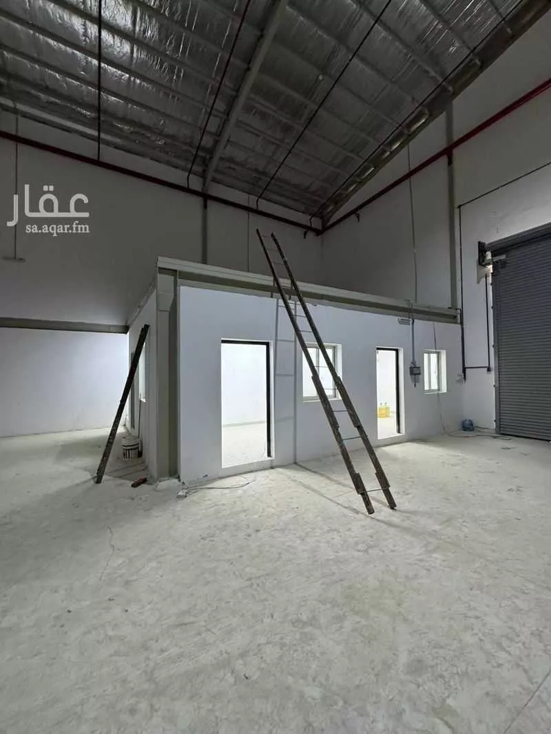 مستودع 4000 م² في طيبة 5
