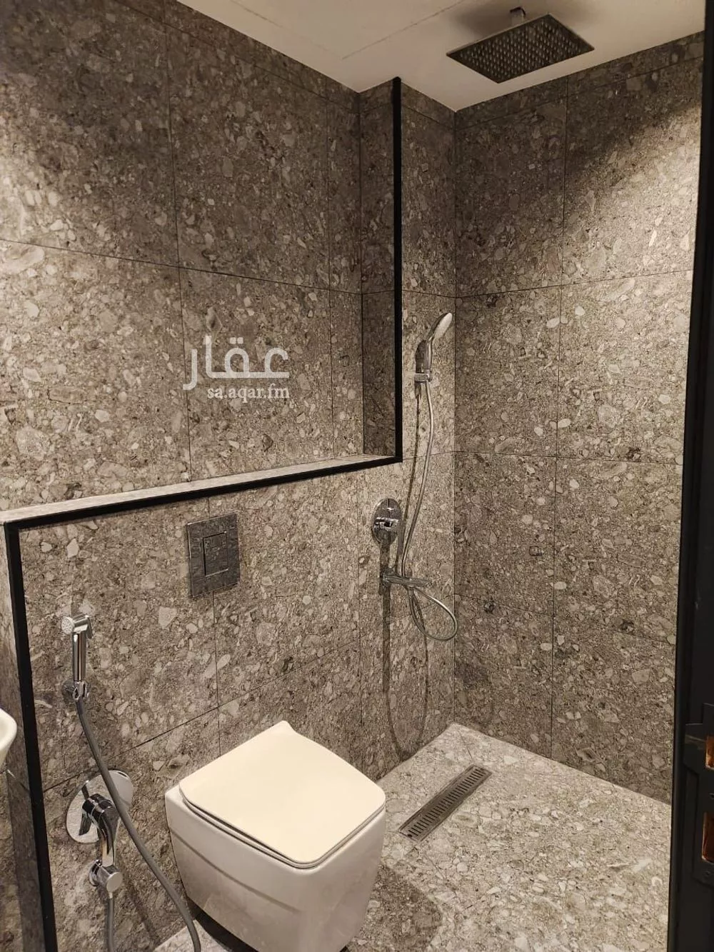 شقة 1 غرف في العارض 5