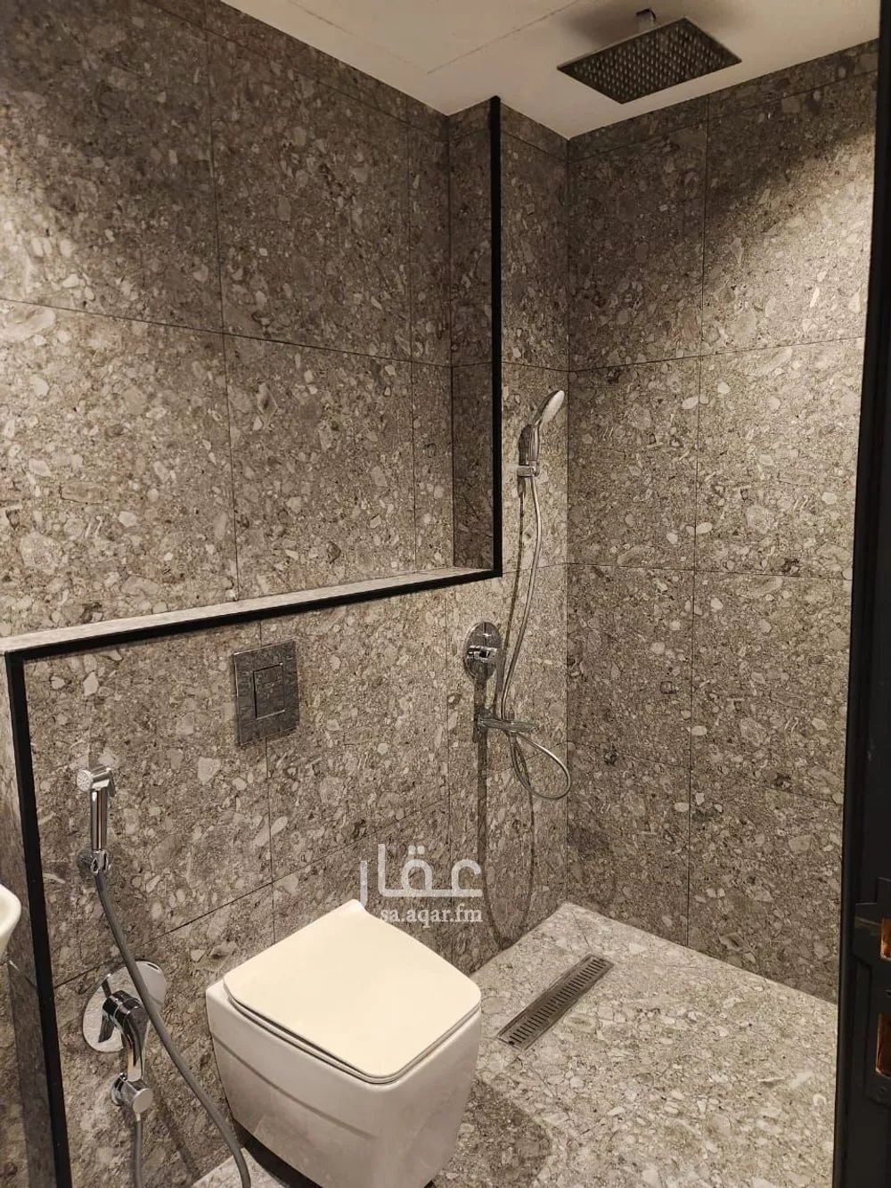 شقة 1 غرف في العارض 6