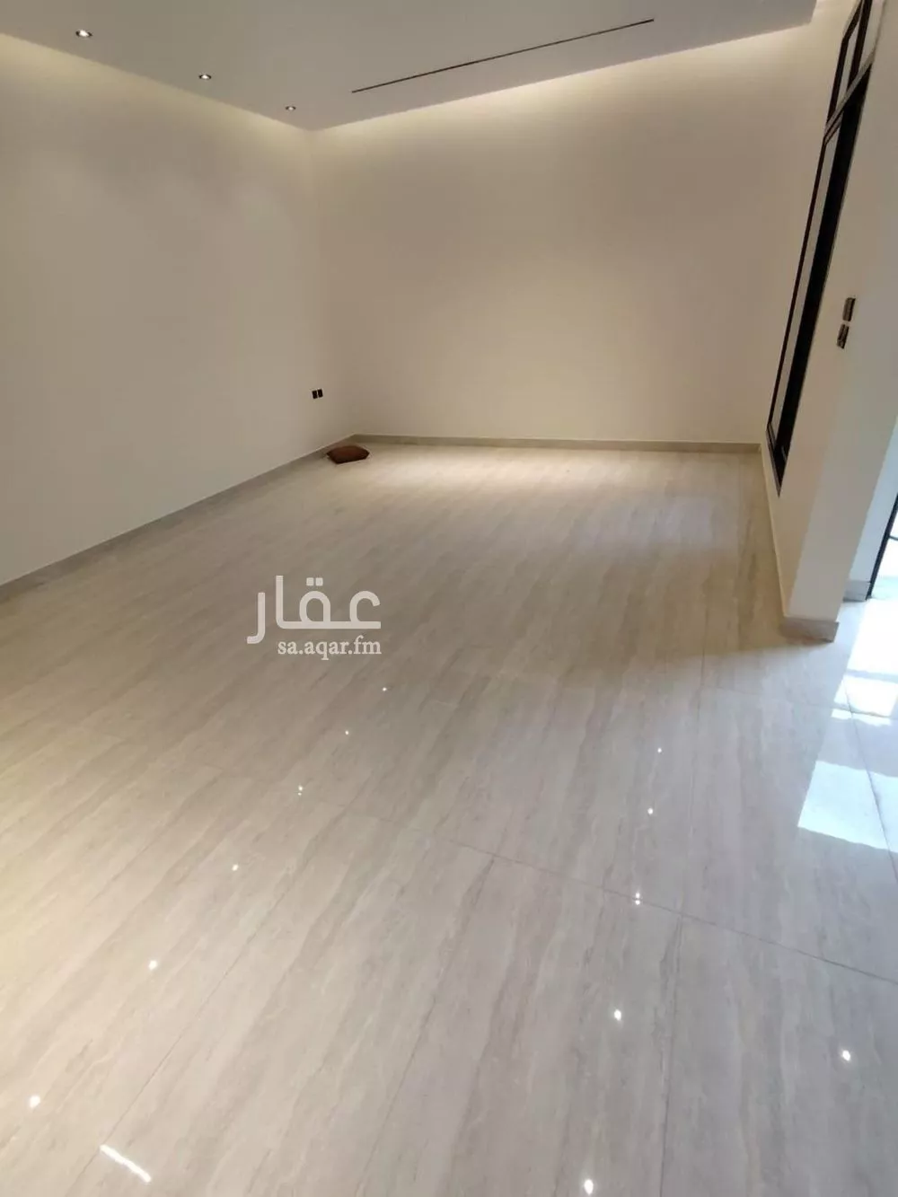 فيلا 3 غرف في الرمال 4