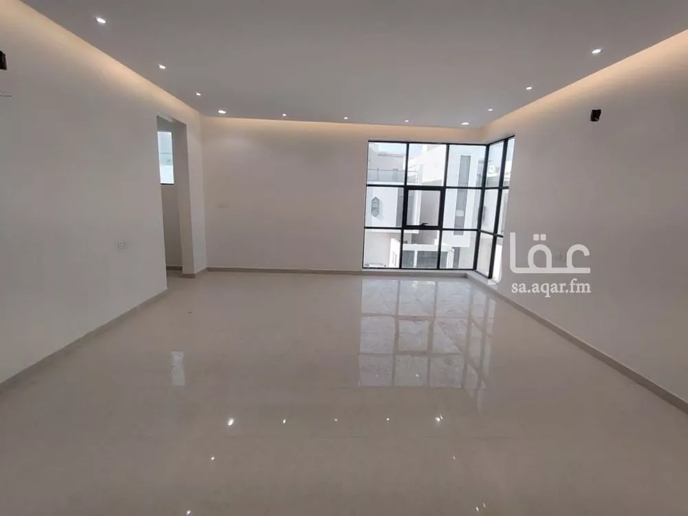 فيلا 8 غرف في الشرق 15