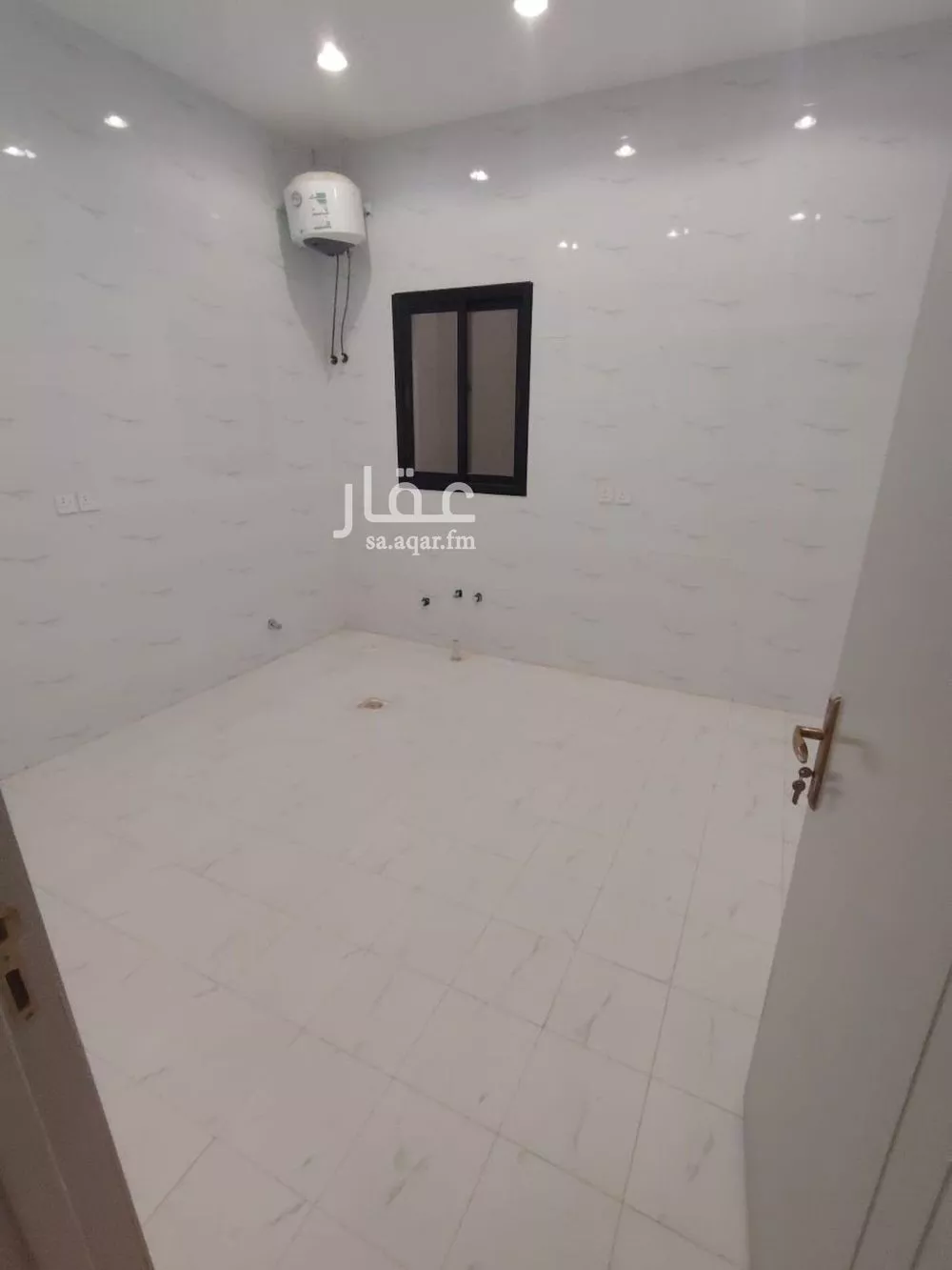 فيلا 8 غرف في الشرق 18