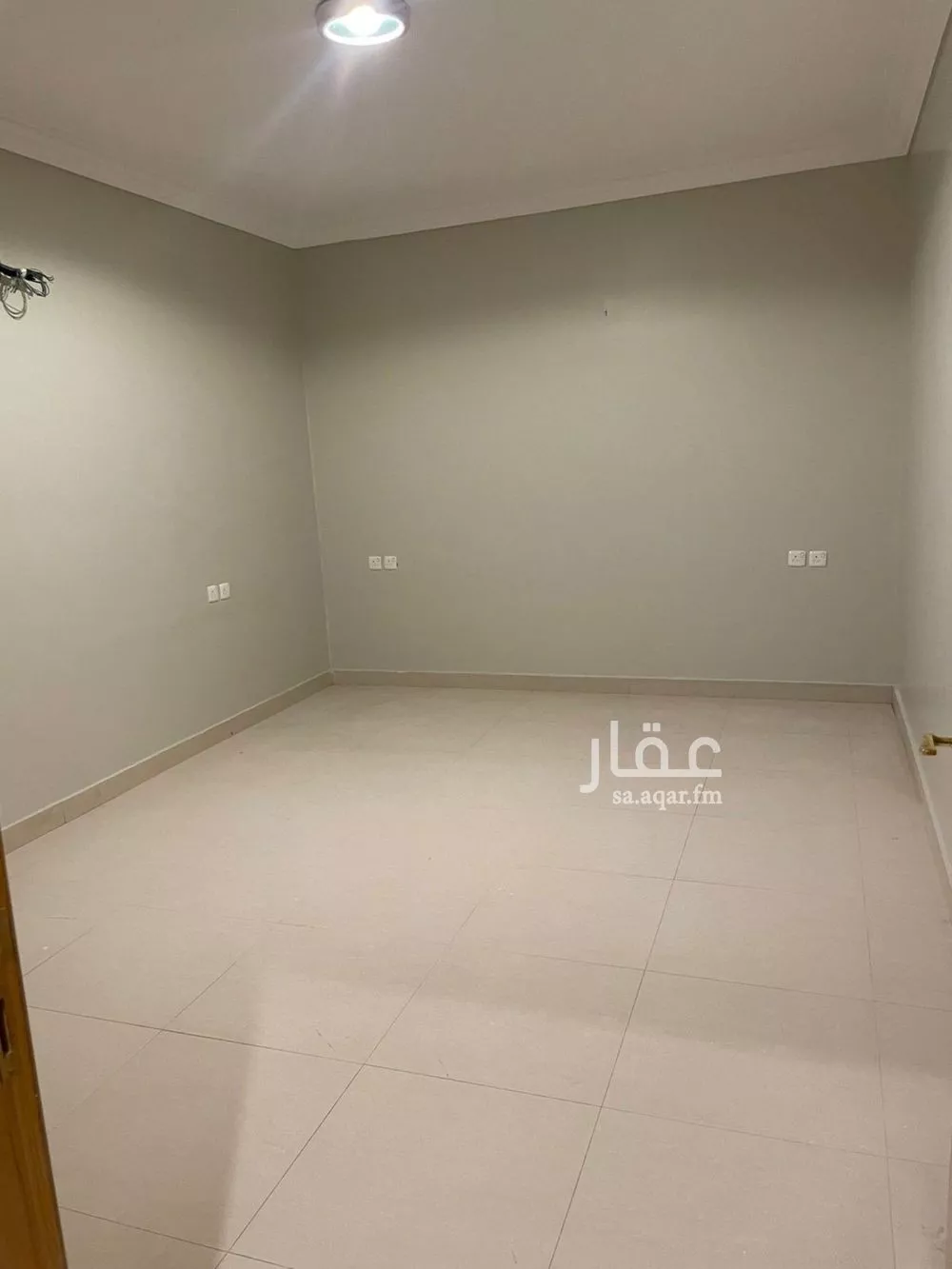 شقة 4 غرف في الملقا 6