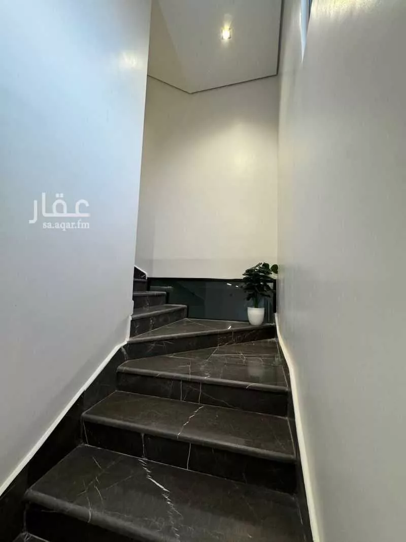 فيلا 8 غرف في الرمال 11