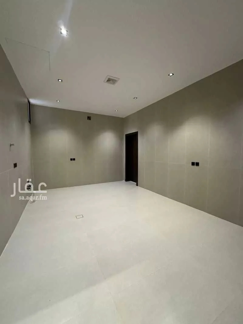 8 bedroom villa in Al Rimal 5