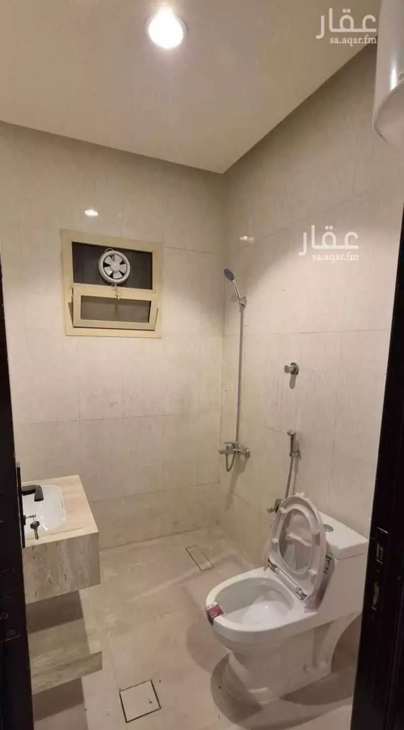 شقة 3 غرف في العقيق 6