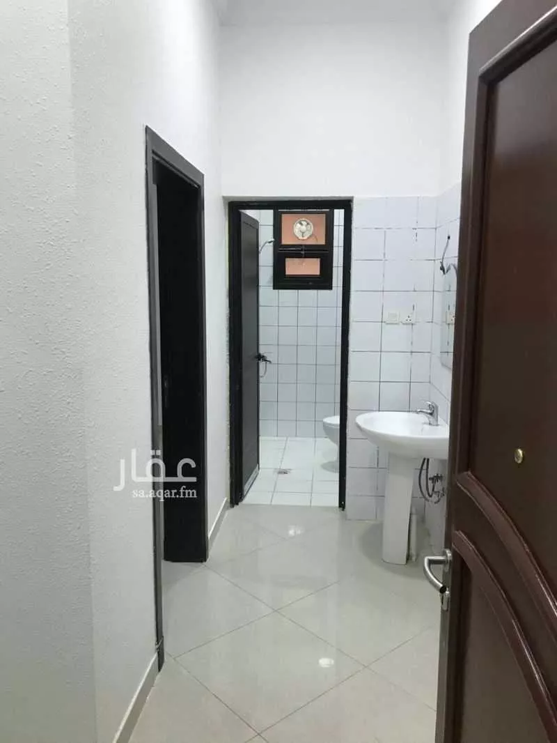 4 bedroom apartment in Al Aziziyah 3