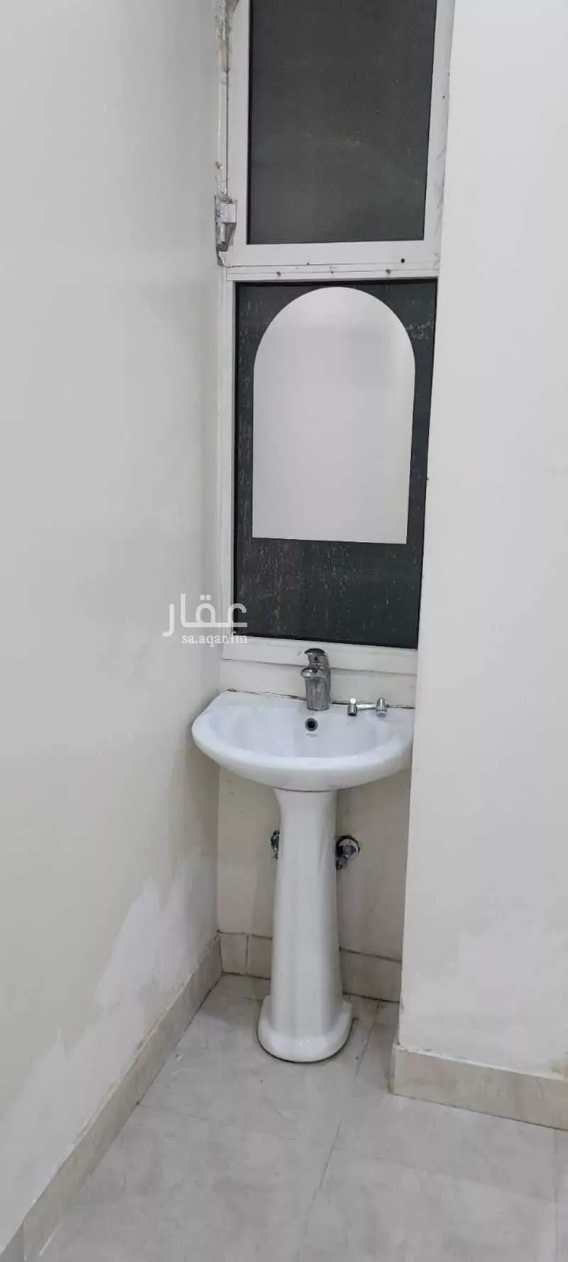 شقة 4 غرف في الملقا 5