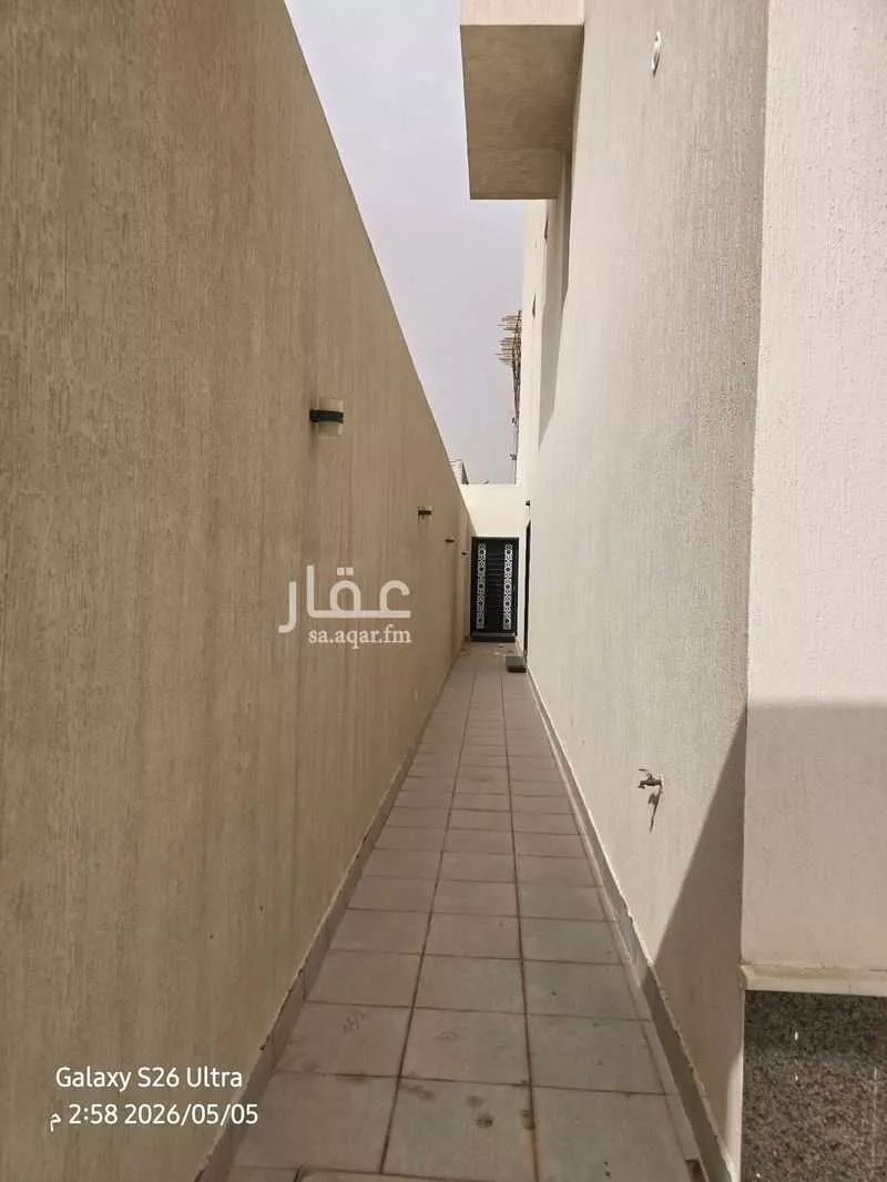 شقة 8 غرف في العارض 12
