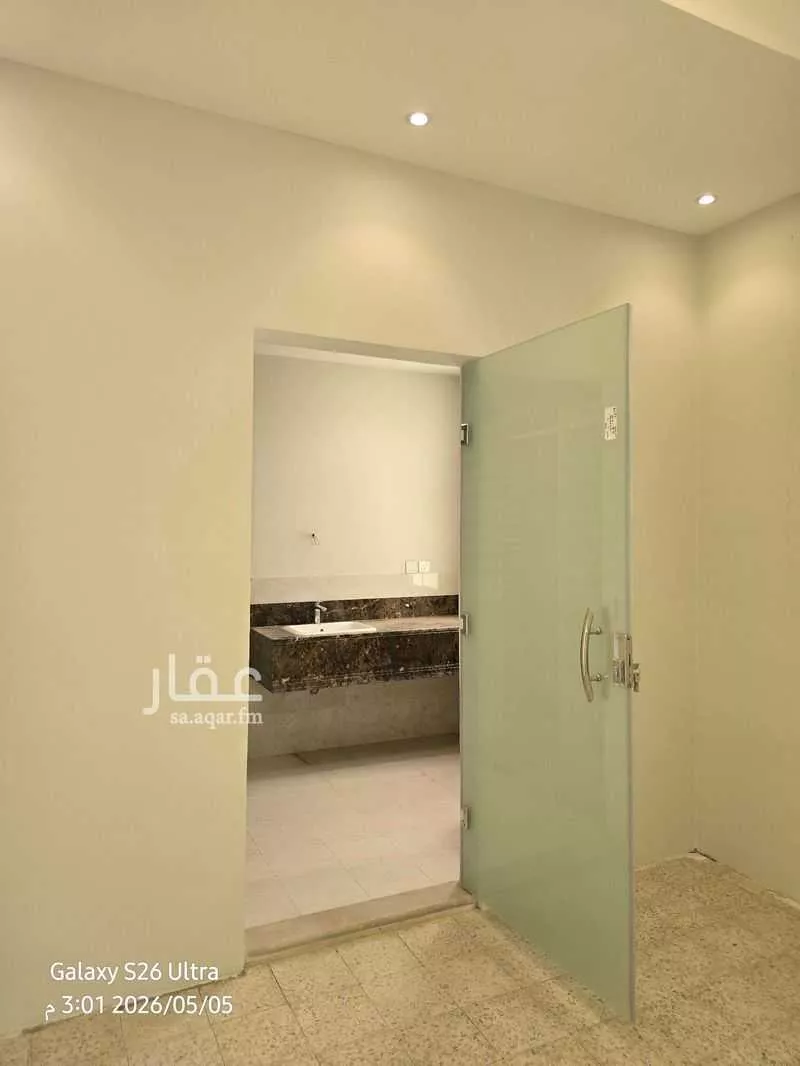 شقة 8 غرف في العارض 10