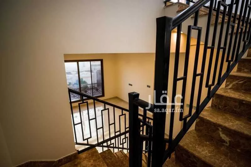 4 bedroom villa in Al Buhairah 7