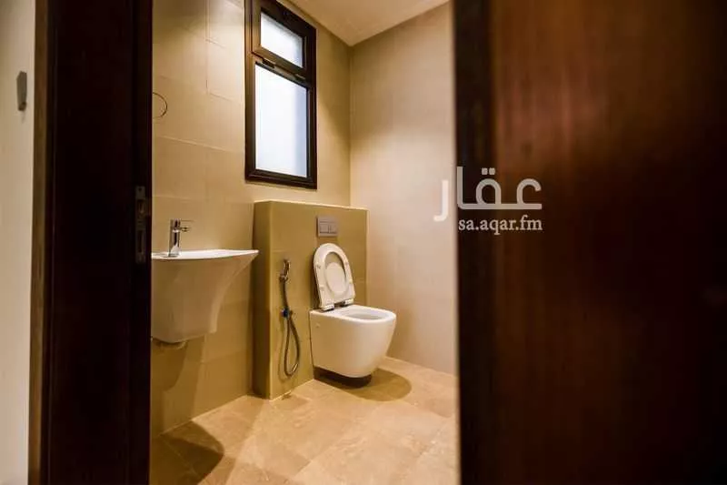 4 bedroom villa in Al Buhairah 9