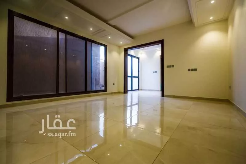 4 bedroom villa in Al Buhairah 10