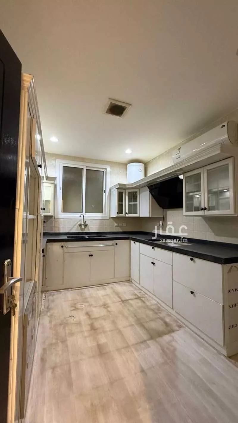 4 bedroom floor in Al Qairawan 10