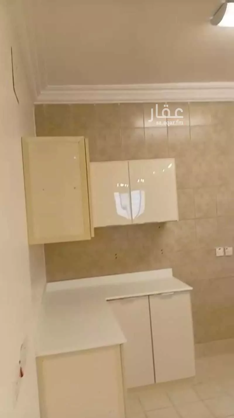 شقة 4 غرف في الملقا 3