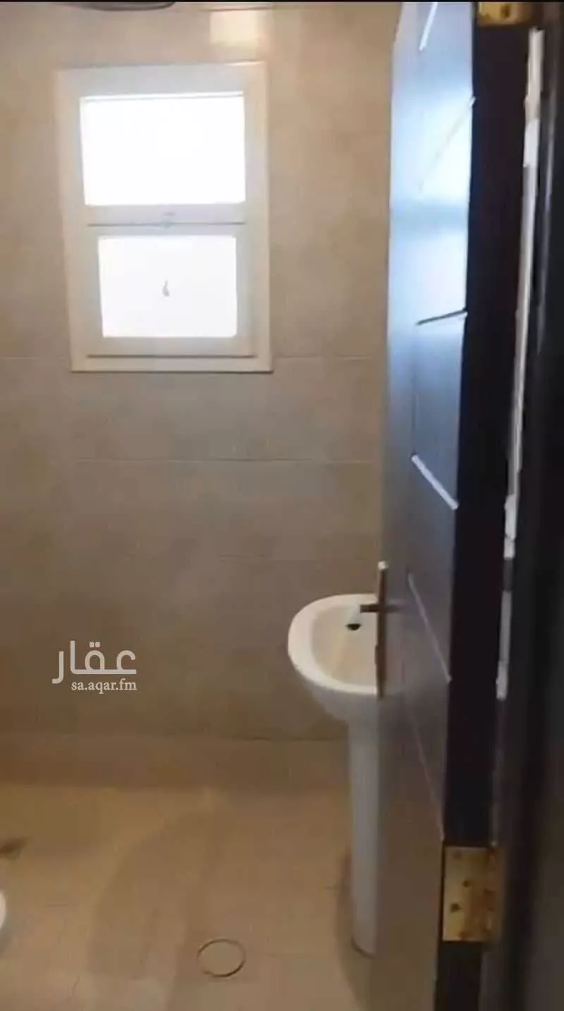 شقة 4 غرف في الملقا 5