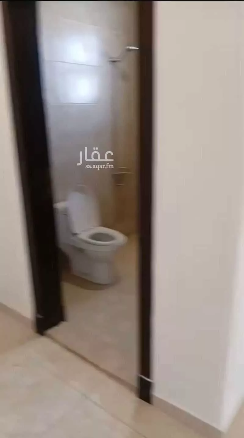 شقة 4 غرف في الملقا 6