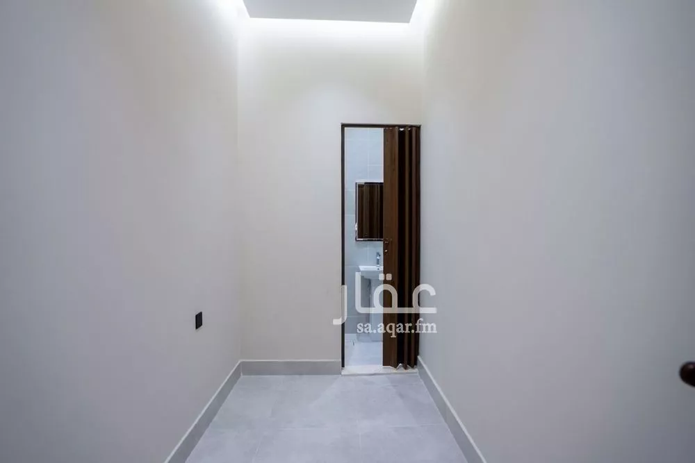 4 bedroom apartment in Al Rawdah 6