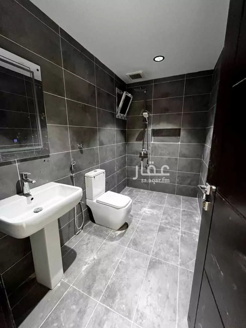 4 bedroom apartment in Al Rusaifah 6