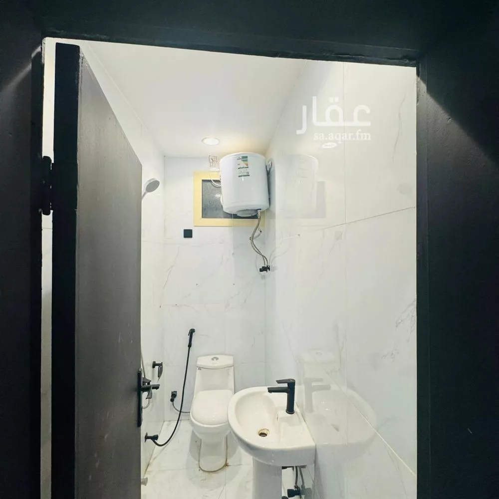 1 bedroom apartment in Al Aqiq 5