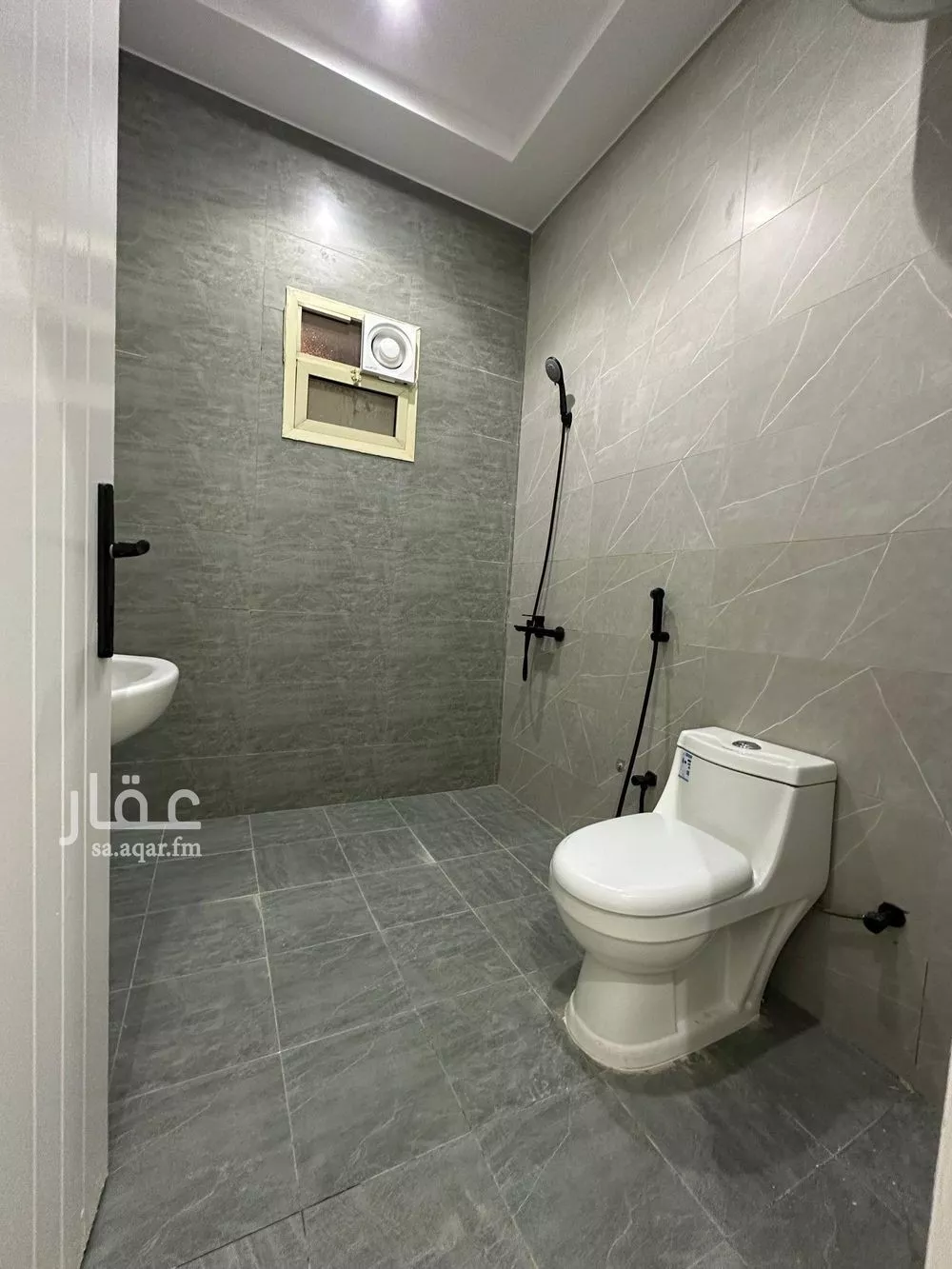 1 bedroom apartment in Al Aqiq 6