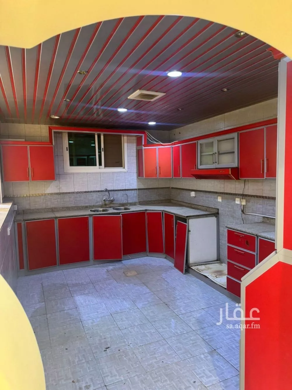 3 bedroom floor in Dhahrat Laban 4