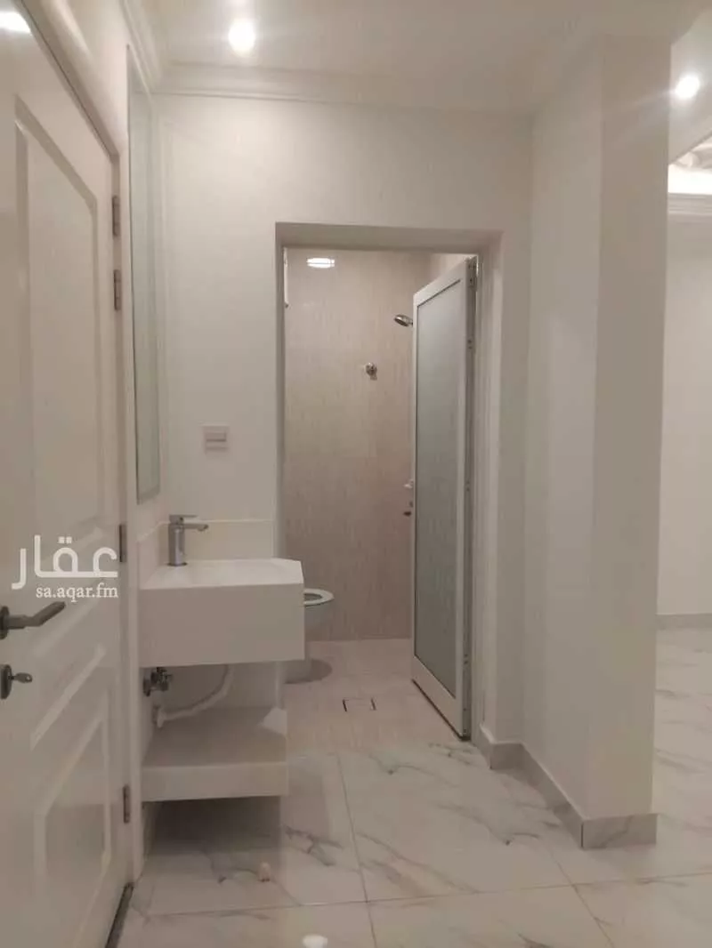 شقة 3 غرف في الحمرا 5