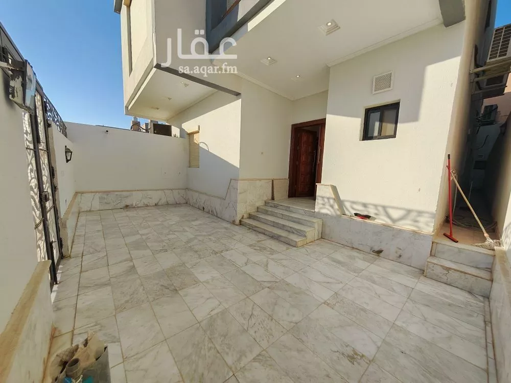 4 bedroom floor in Az Zomorod 10