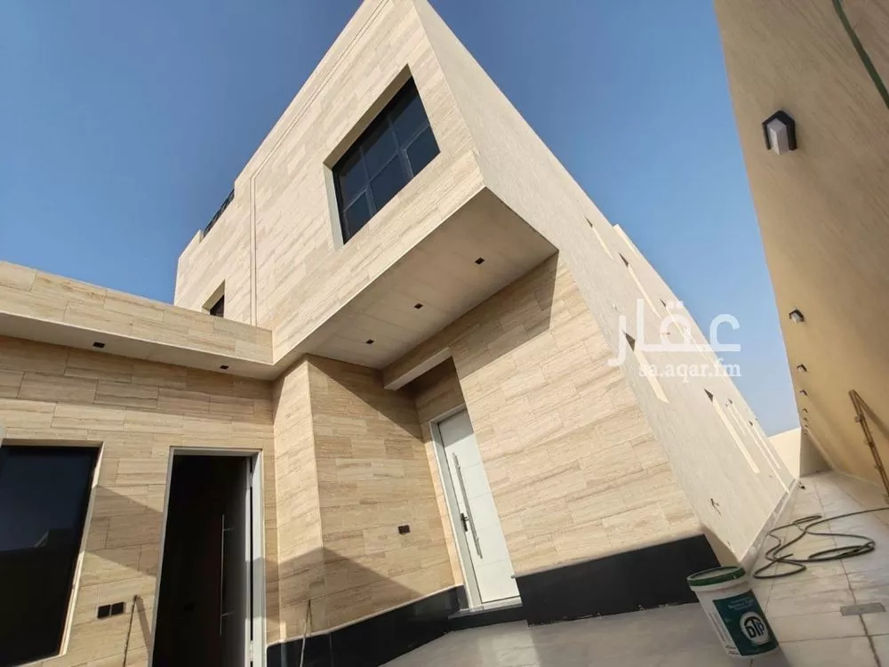 3 bedroom floor in Dahiat Namar 2