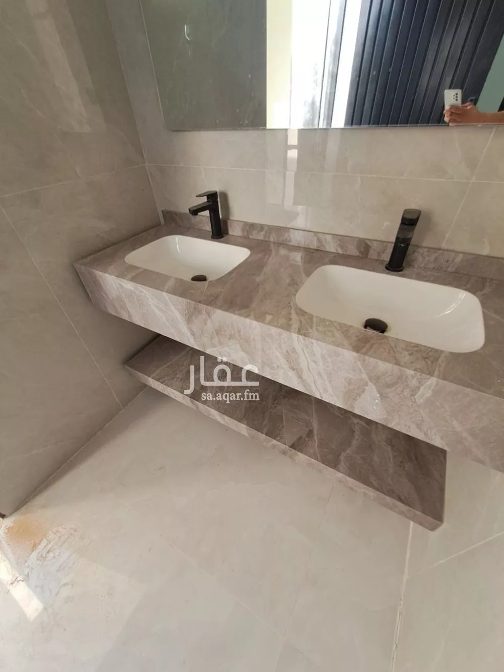 3 bedroom floor in Dahiat Namar 7
