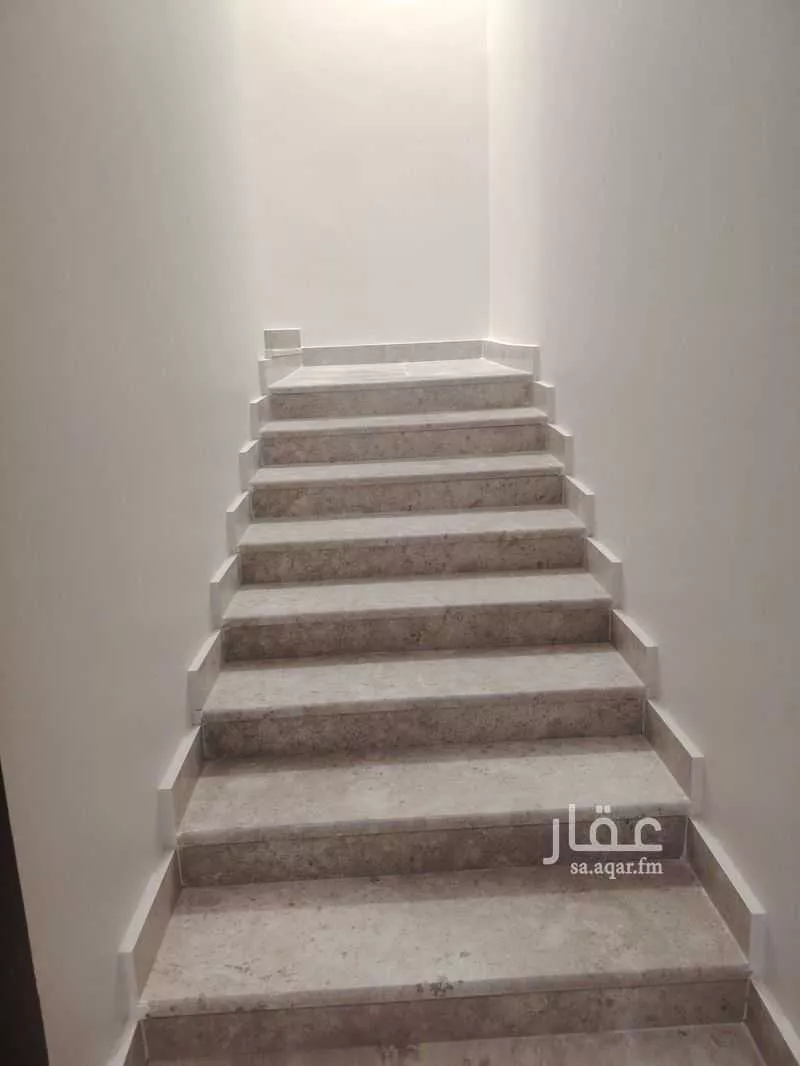عمارة 607 م² في الصالحية 21