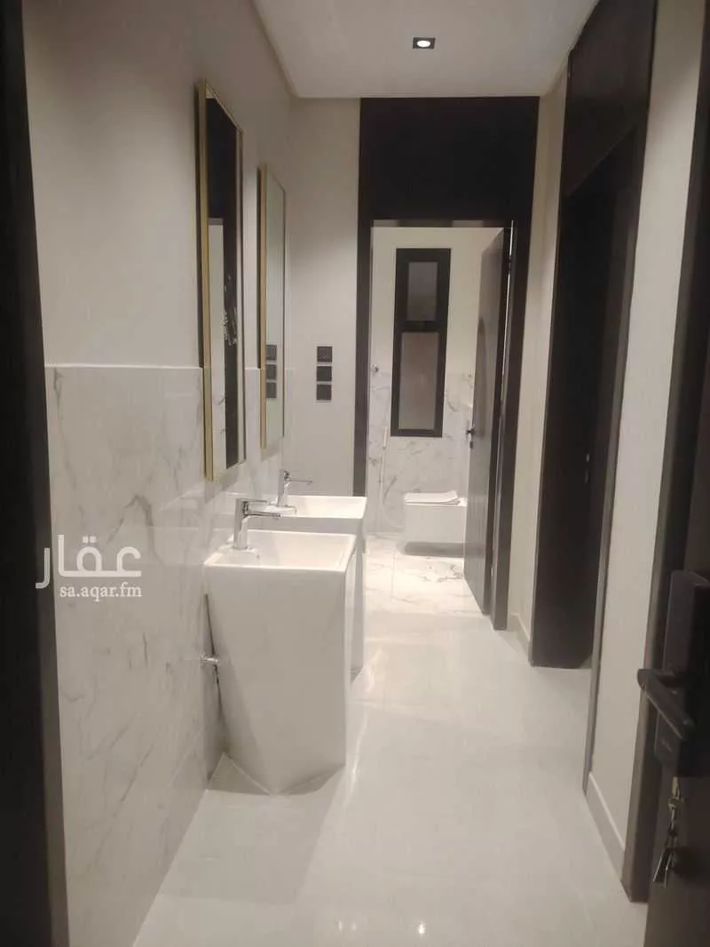 عمارة 607 م² في الصالحية 22