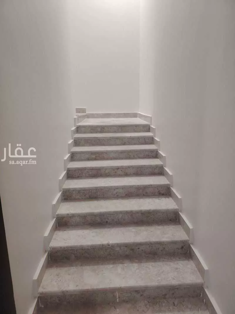 عمارة 607 م² في الصالحية 24