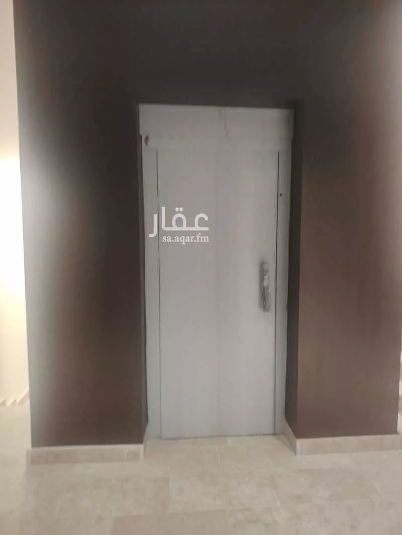 عمارة 607 م² في الصالحية 9