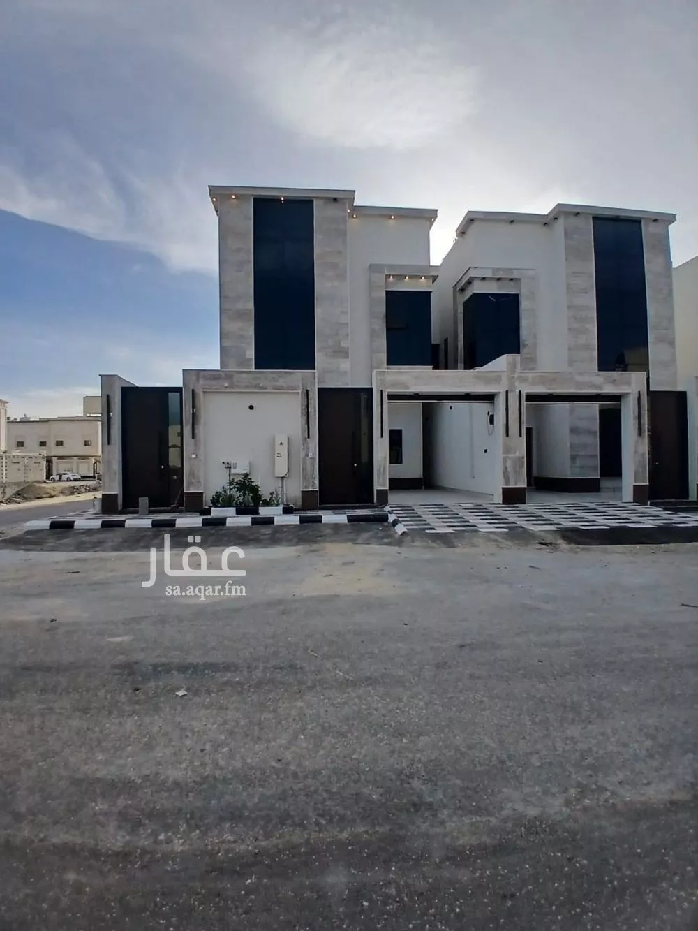فيلا 8 غرف في ضاحية الملك فهد 3