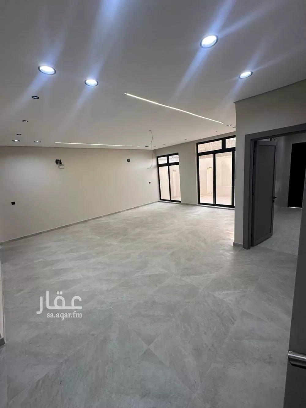 فيلا 8 غرف في الشرق 2