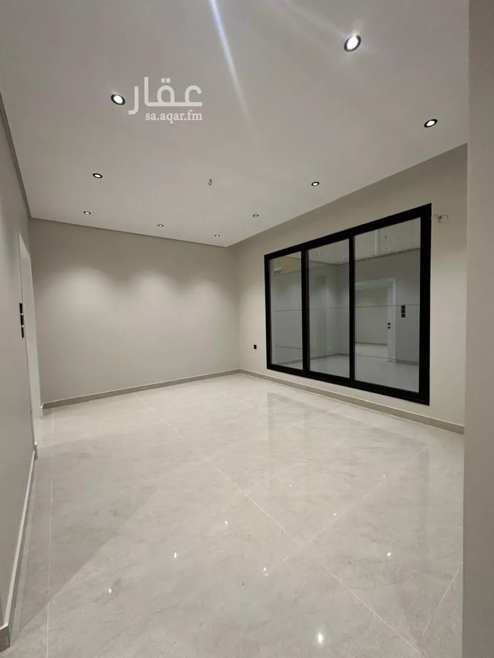 فيلا 8 غرف في طيبة 2