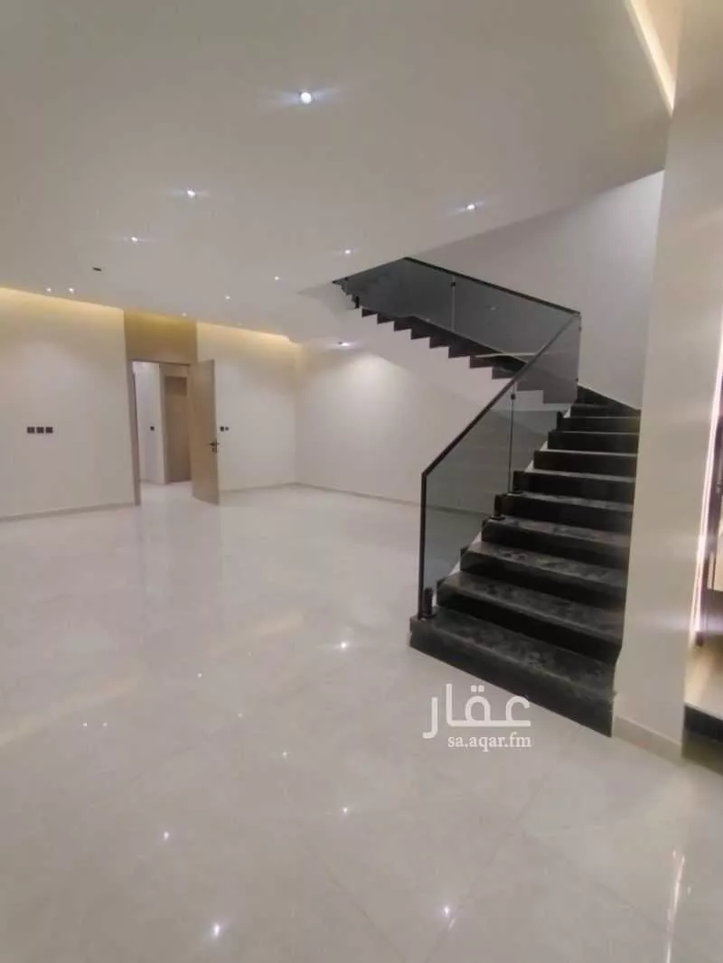 فيلا 7 غرف في ضاحية الملك فهد 5