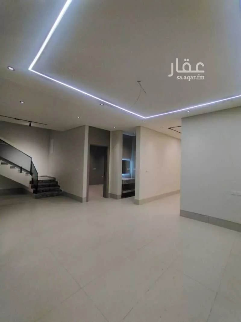 8 bedroom villa in Dahiat King Fahd 19