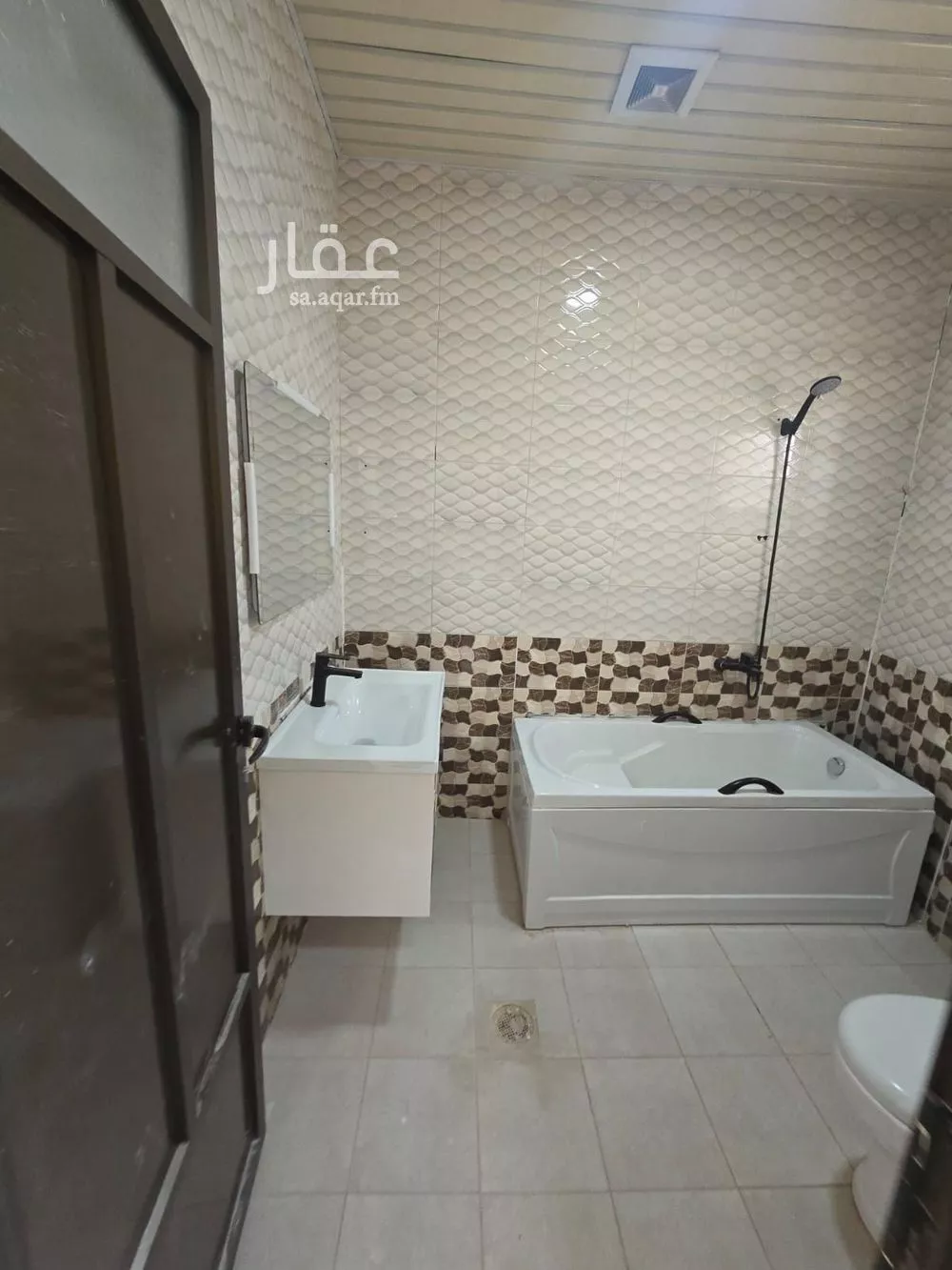 فيلا 9 غرف في ضاحية الملك فهد 24
