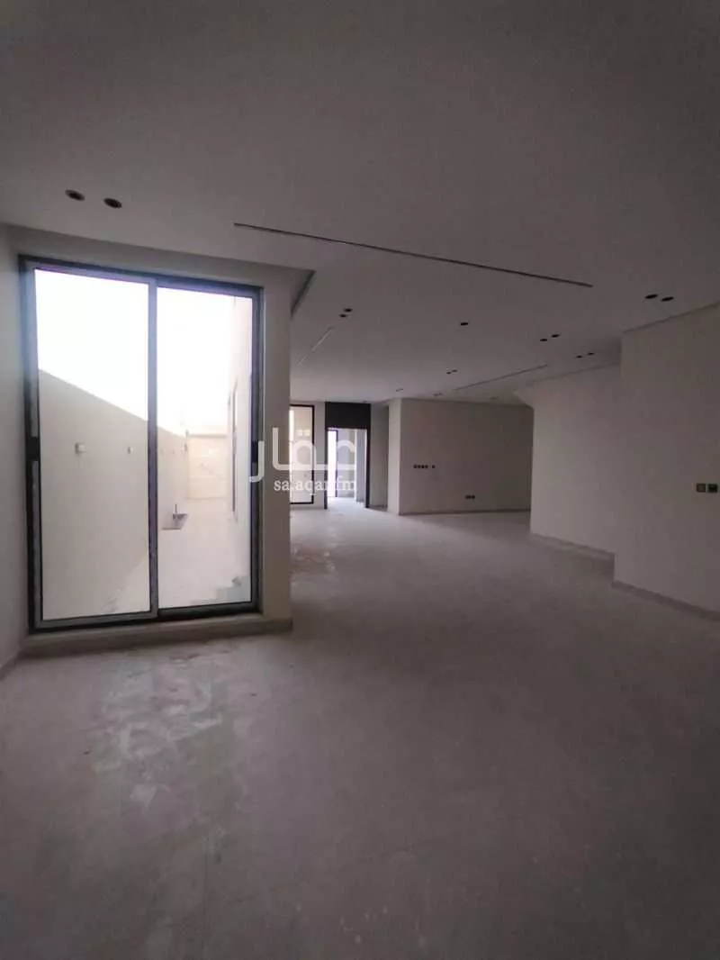 8 bedroom villa in Dahiat King Fahd 11