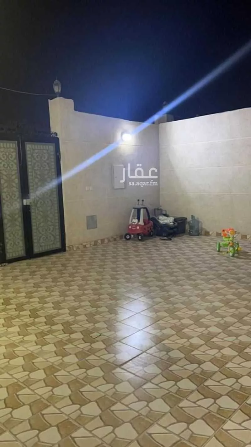 فيلا 12 غرف في طيبة 5